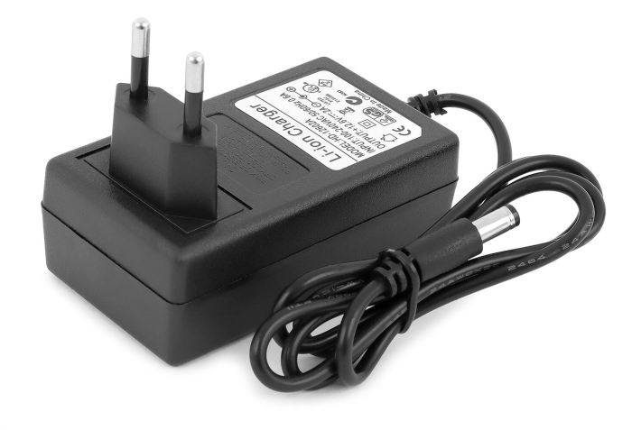 Фото Зарядное устройство для Li-Ion аккумуляторных батарей 12,6V; 2А (5,5 х 2,1 мм) Messer