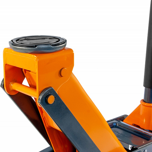 Фото 2 товара Домкрат подкатной 3 т. гаражный двухпоршневой, 133-485 мм, Ombra