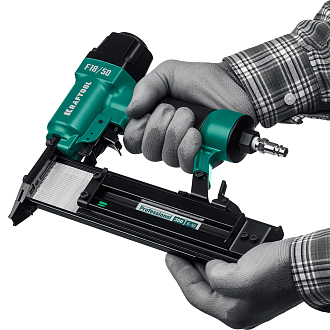 Нейлер (гвоздезабиватель) пневматический для гвоздей KRAFTOOL 31961 тип 300 (15-50 мм) - фото 7